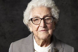 57080_CLARKE_Stella_7331_564_qu.jpg 57080_CLARKE_Stella_7331_564_qu.jpg