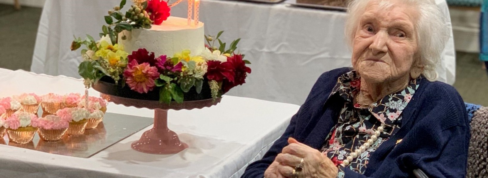 Dot birthday with family (2)_wides.jpg Dot birthday with family (2)_wides.jpg