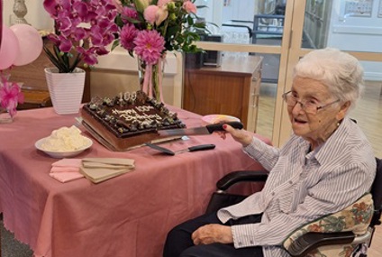 Betty celebrating her 100th birthday_.jpg Betty celebrating her 100th birthday_.jpg