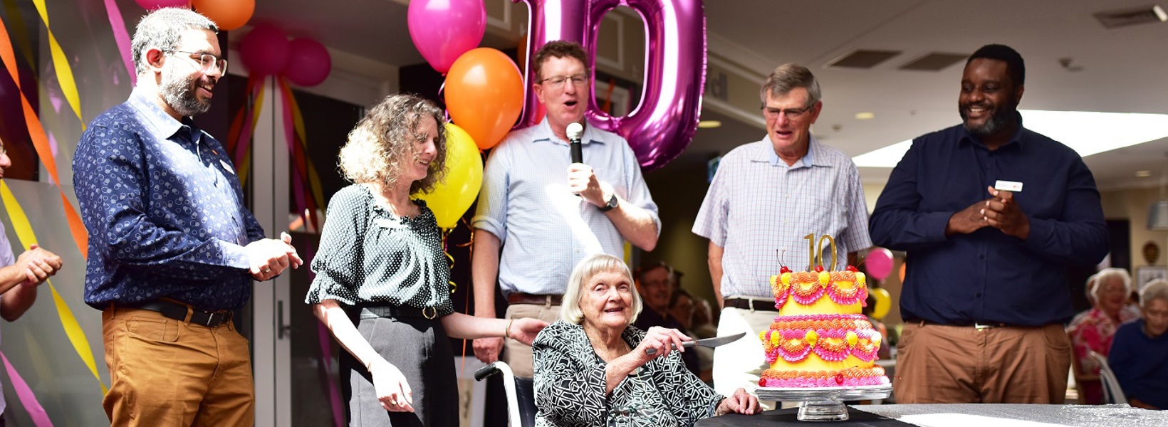 Betty cutting the cake for Gosling Creek 10 year anniversary.jpg Betty cutting the cake for Gosling Creek 10 year anniversary.jpg