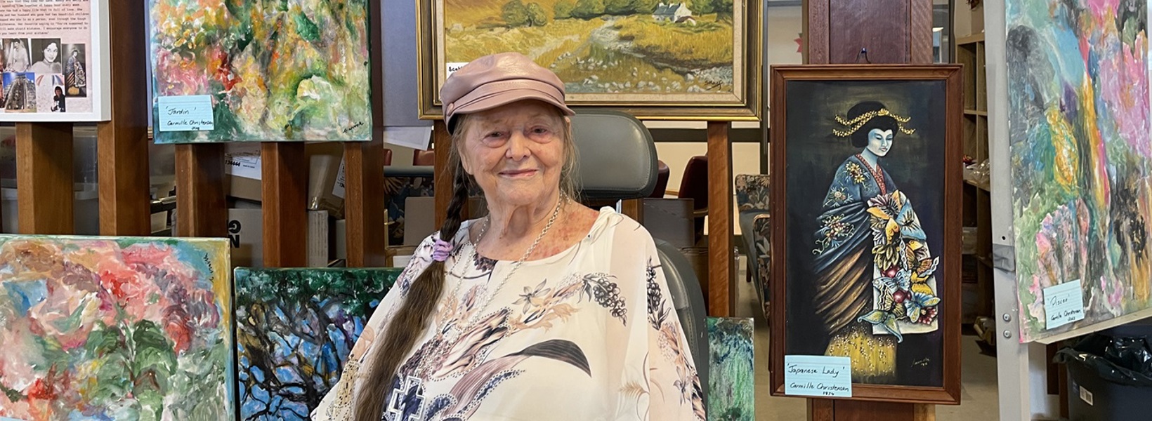 Carmille and her paintings.jpg Carmille and her paintings.jpg