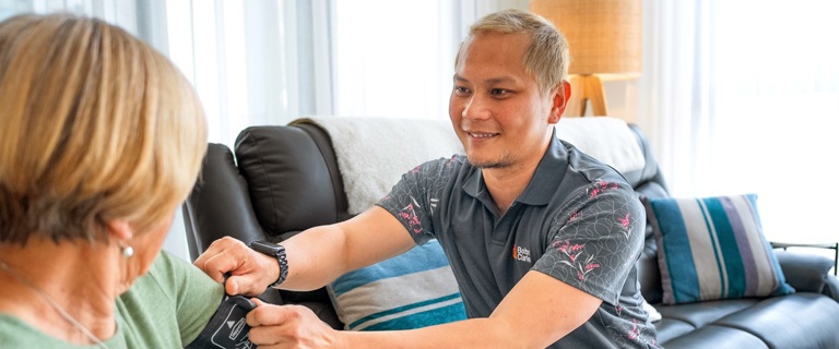 Dennis and his client.jpg Dennis and his client.jpg