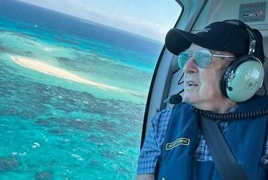 Don taking to the skies over the Great Barrier Reef_.jpg Don taking to the skies over the Great Barrier Reef_.jpg