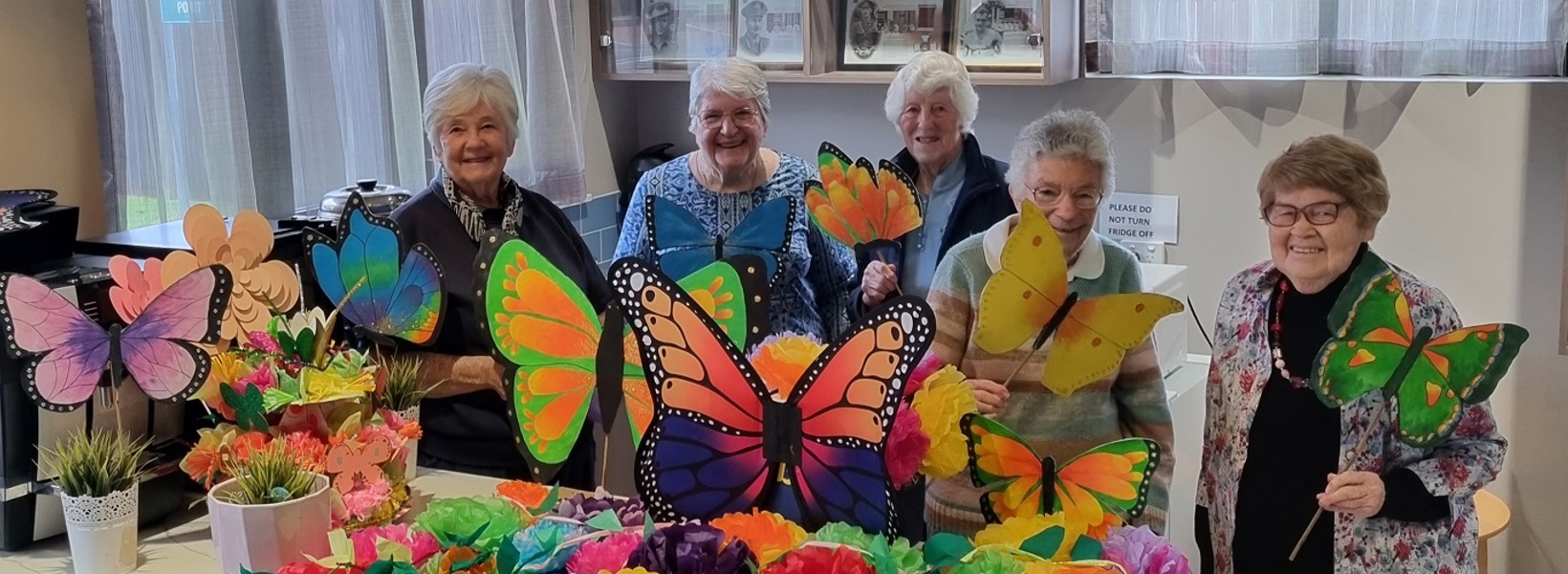 flowers 1400x500.jpg flowers 1400x500.jpg