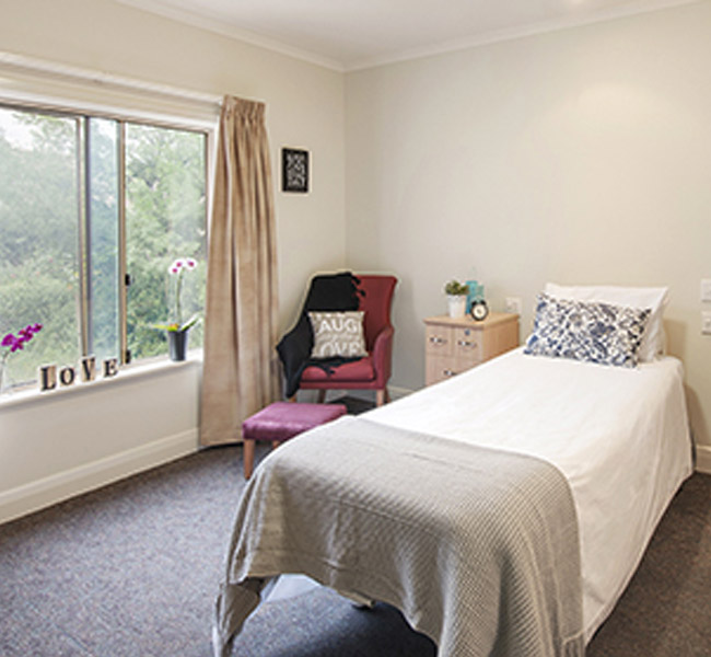 Single - private - Holly.jpg