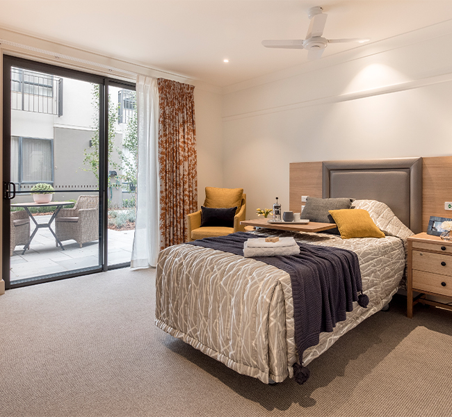 Lexington Extra Large Single Courtyard